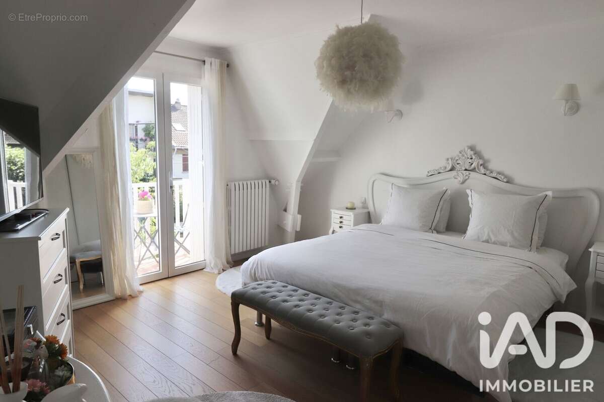 Maison 136 m² à Viry-Chatillon  - photo 9