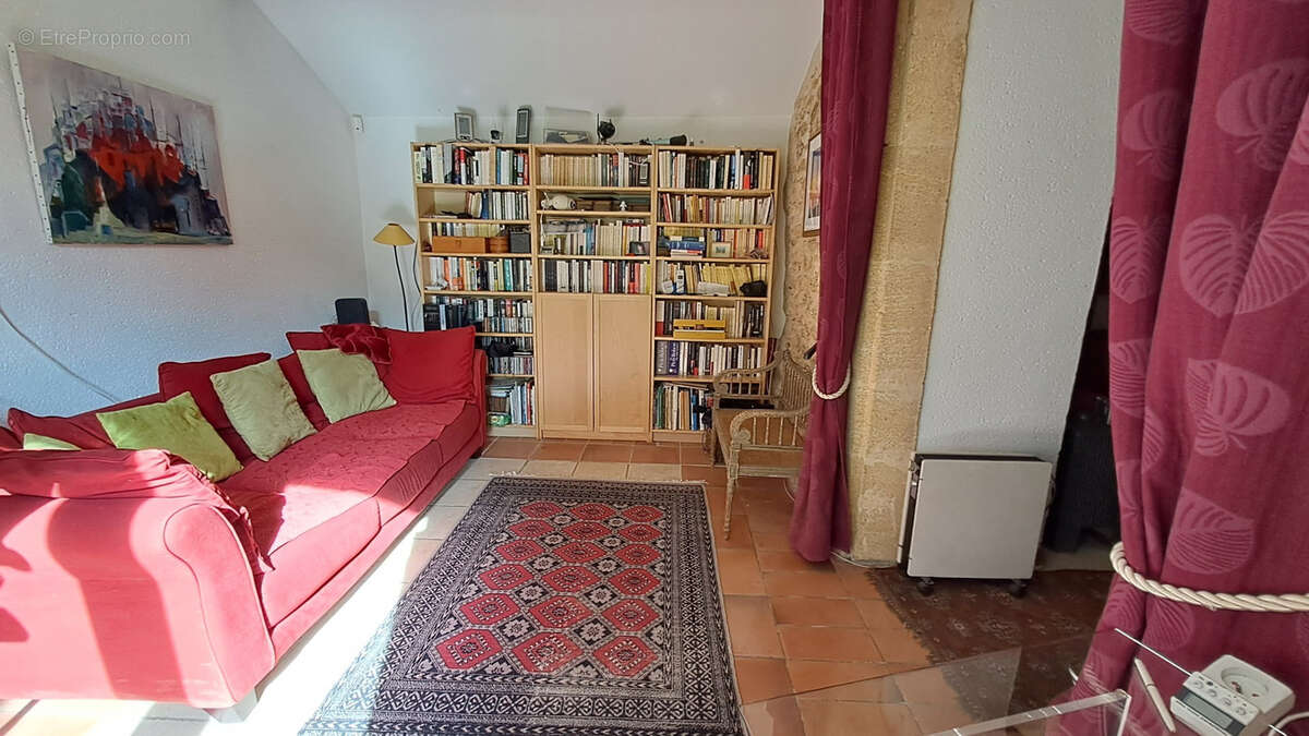 Maison à SAINTE-CECILE-LES-VIGNES