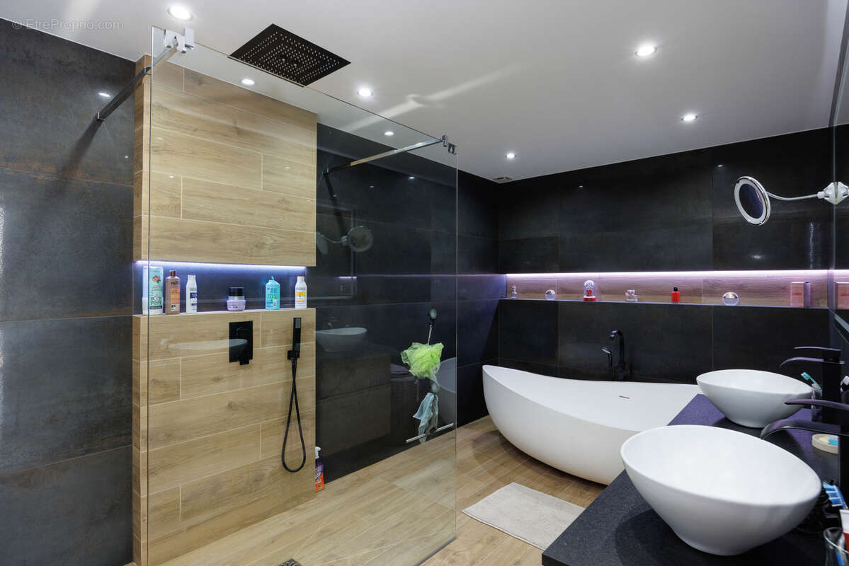 Maison à TOURRETTES-SUR-LOUP