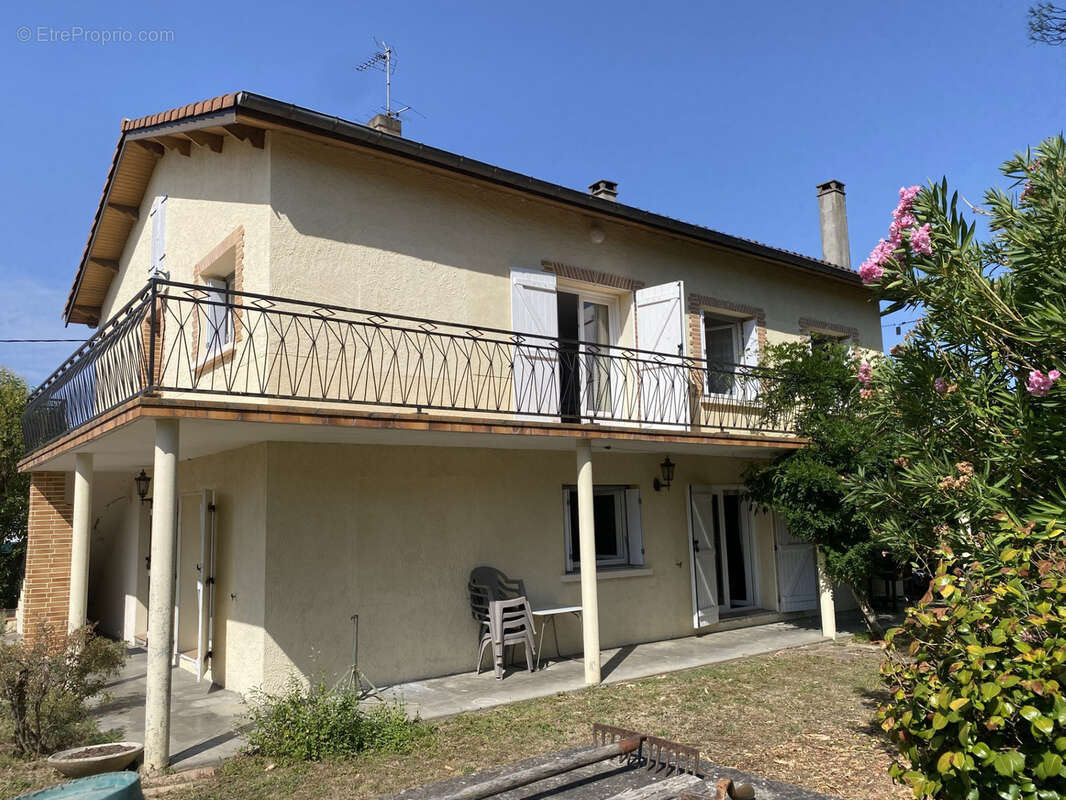 Ensemble immobilier composé de deux appartements T4   Grisolles - photo 2