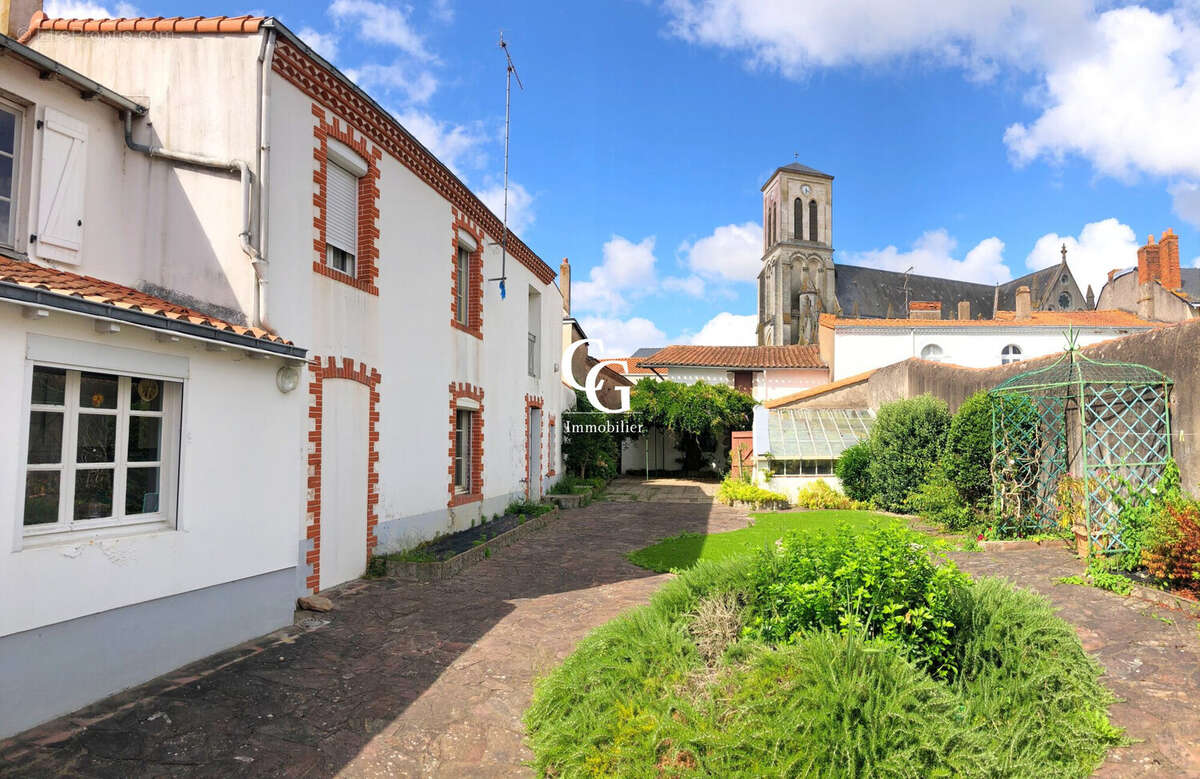 Maison à VIEILLEVIGNE