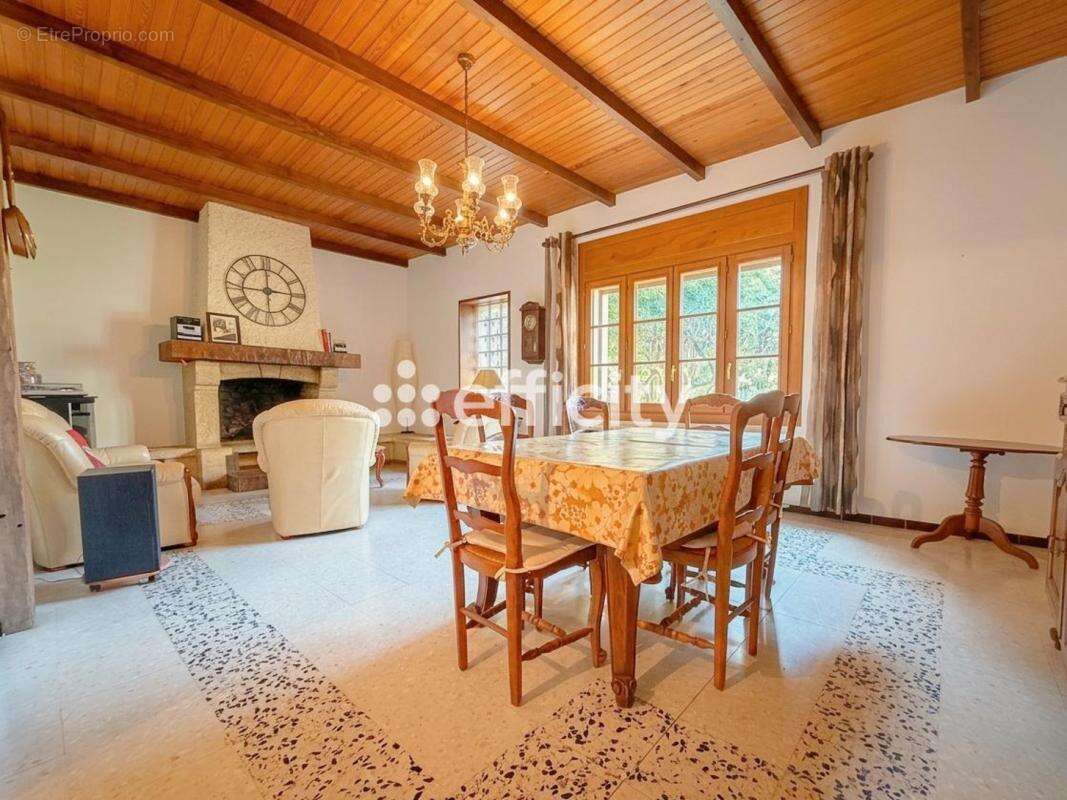 Maison à MARSEILLE-8E