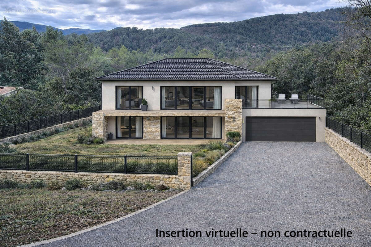 Terrain à LAMALOU-LES-BAINS