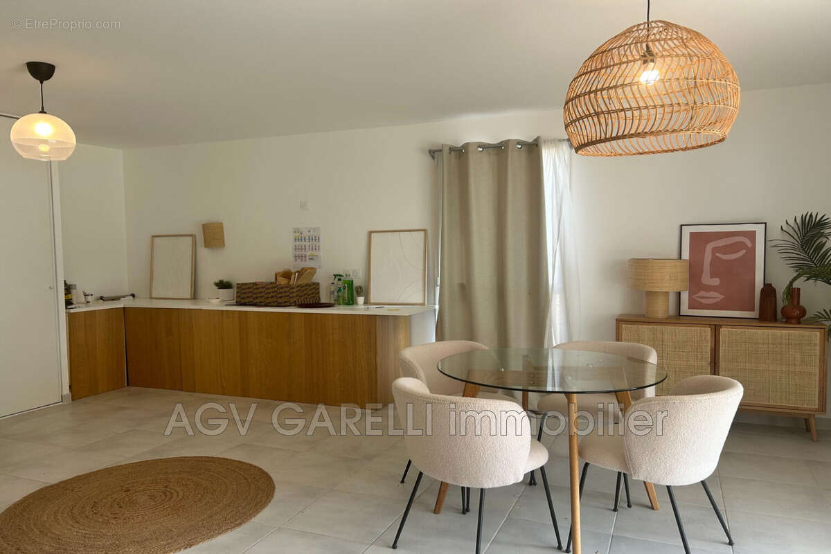 Appartement à HYERES