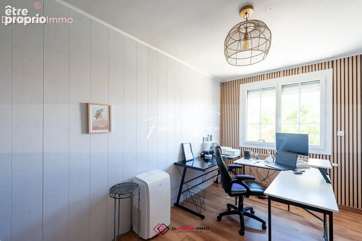 Maison 139 m² à La Jarrie  - photo 24