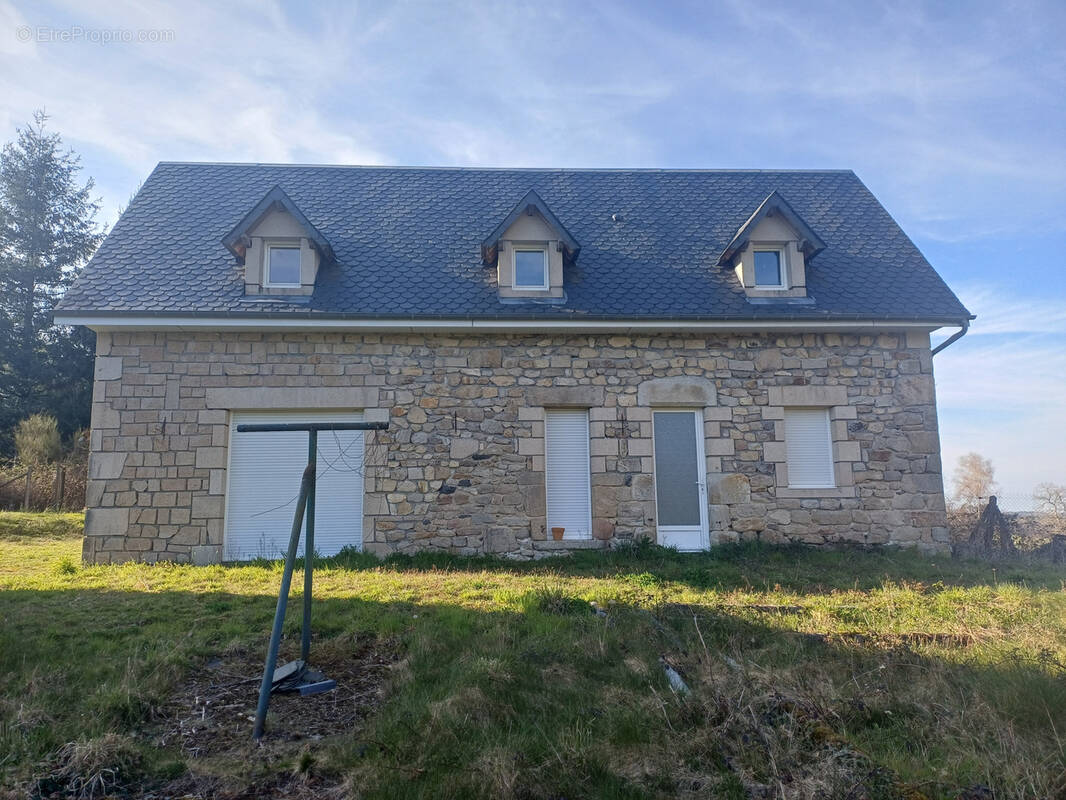 Maison à SAINT-PRIVAT