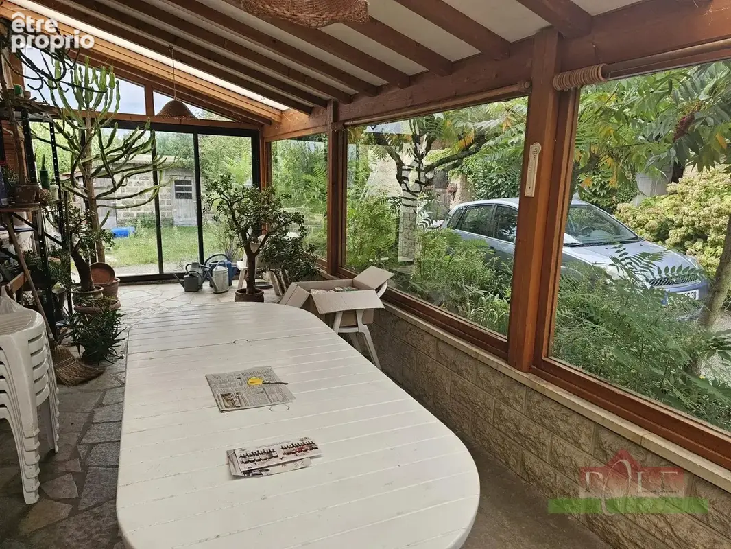 ESTRABLIN, Corps de ferme à rénover  de 149m² avec dépendances de 400 m² aménageables - photo 9