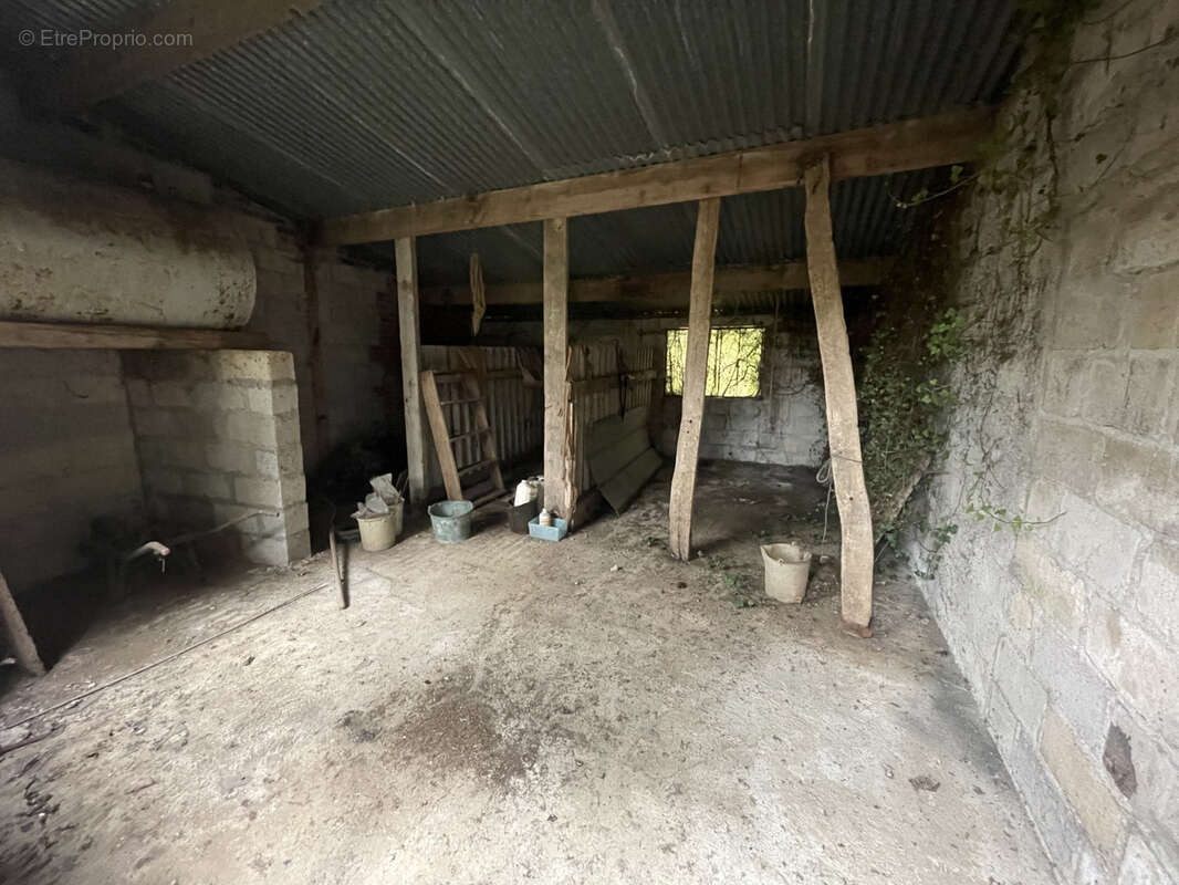 Terrain à MAUBERT-FONTAINE