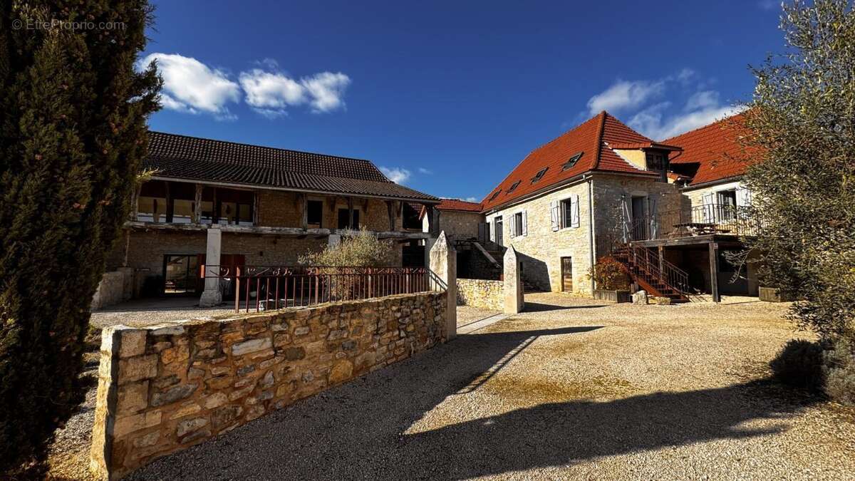 Maison à TOUR-DE-FAURE