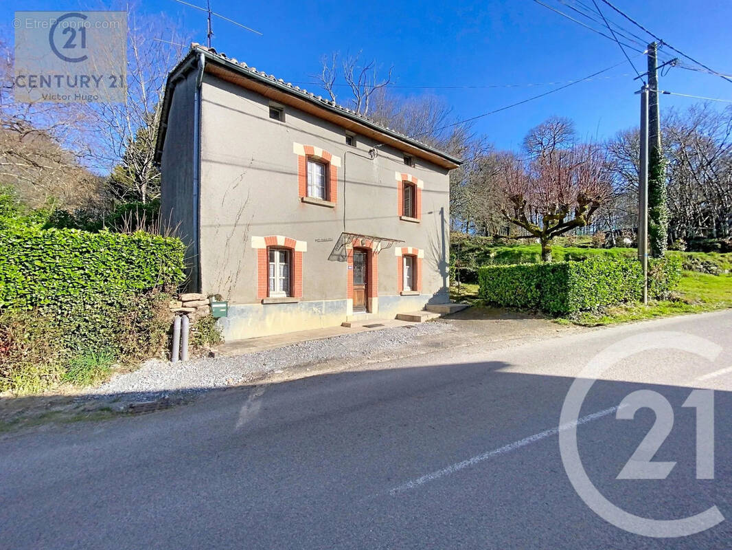 Maison à COMPREIGNAC