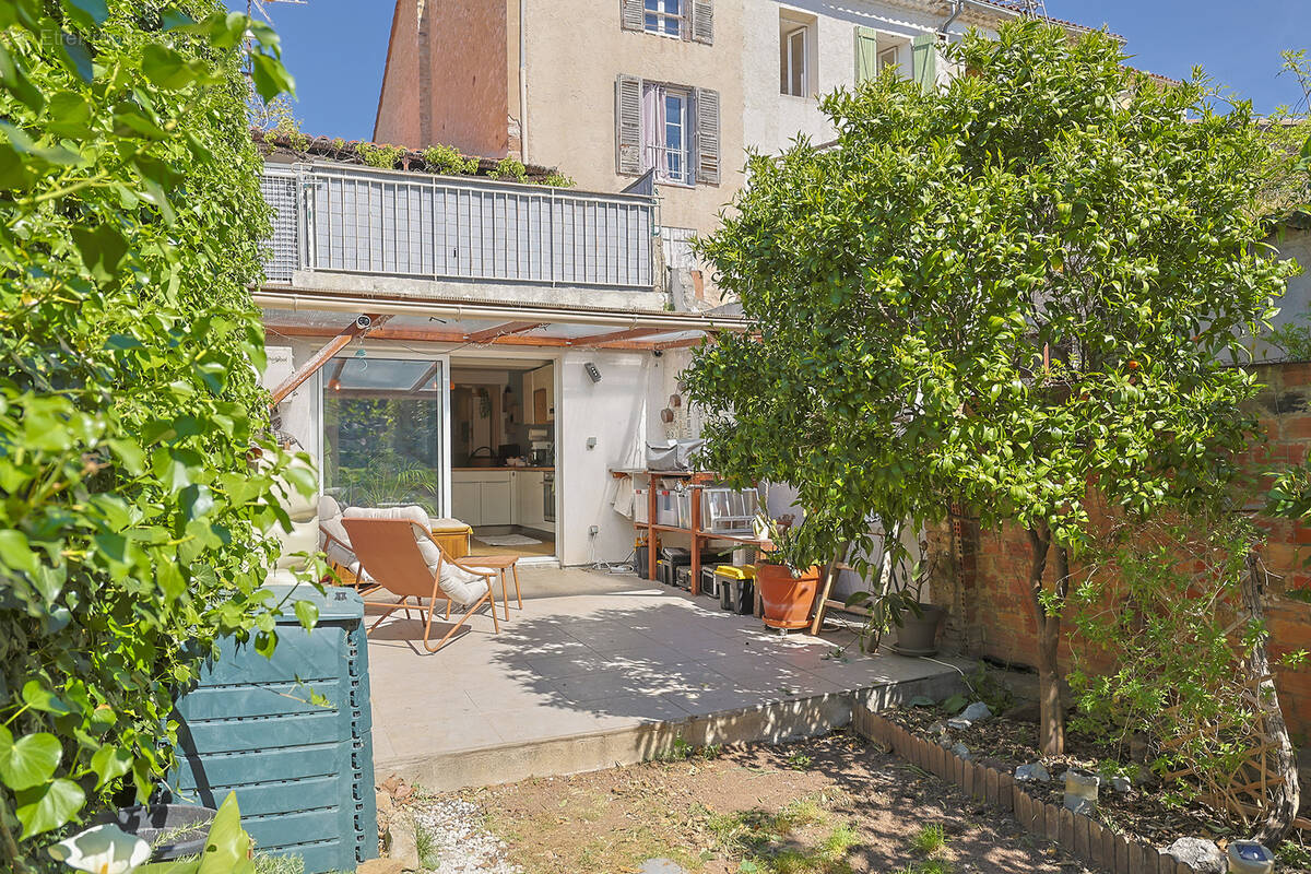 Appartement à PUGET-VILLE