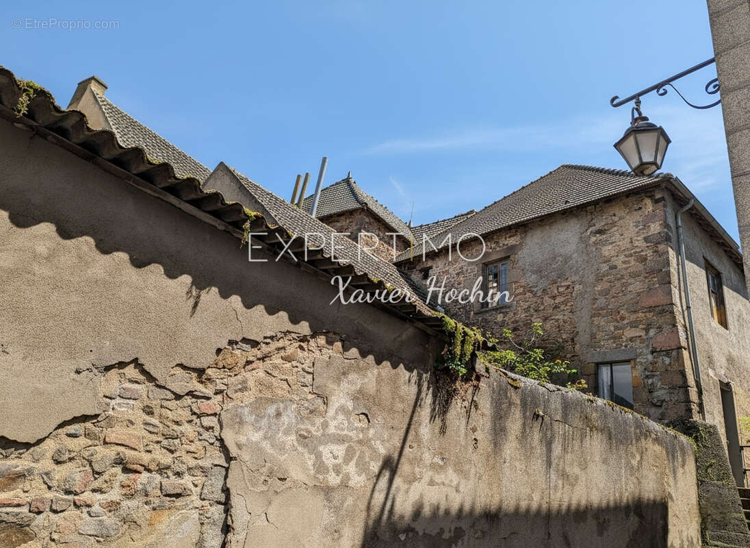 Maison à MONTAIGUT
