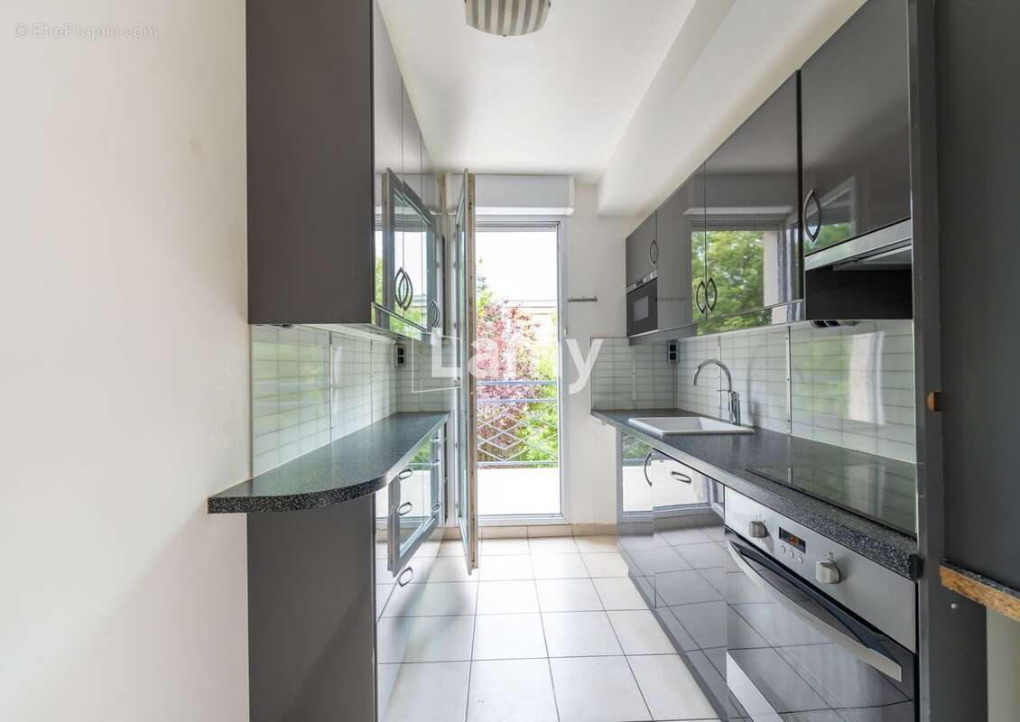 Appartement à LE PLESSIS-ROBINSON