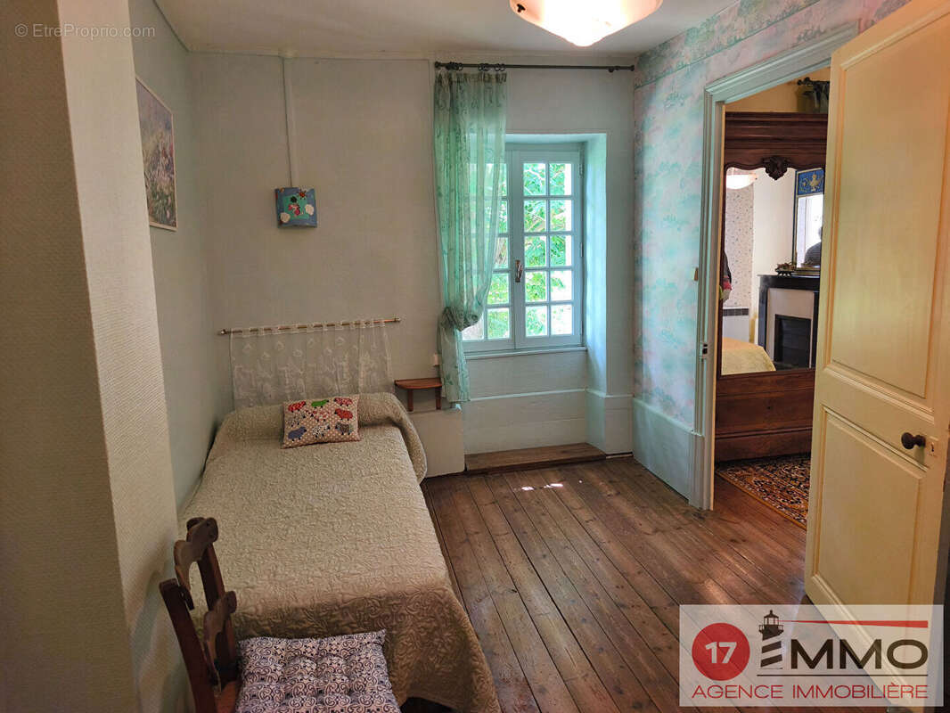 Maison de charme Thaire 3 pièce(s) 80 m2 - photo 8