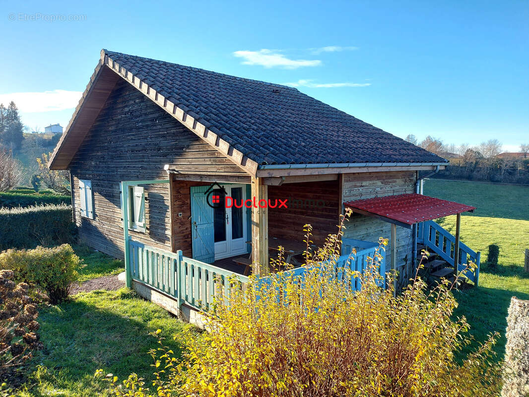 Maison à SAINT-MAMET-LA-SALVETAT