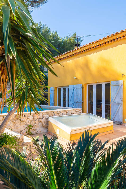 Maison à MARSEILLE-9E