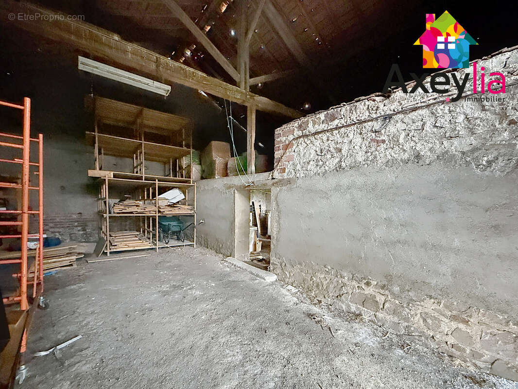 Maison à SAINT-ROMAIN-LA-MOTTE