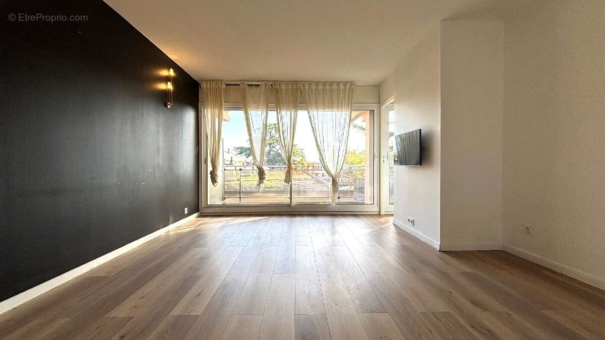 Appartement à LOUVRES