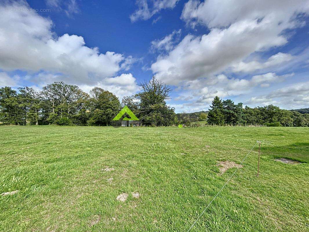 Maison à SAINT-PRIEST-LA-PLAINE