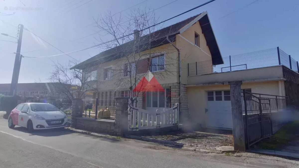 Maison à CHAMPAGNOLE