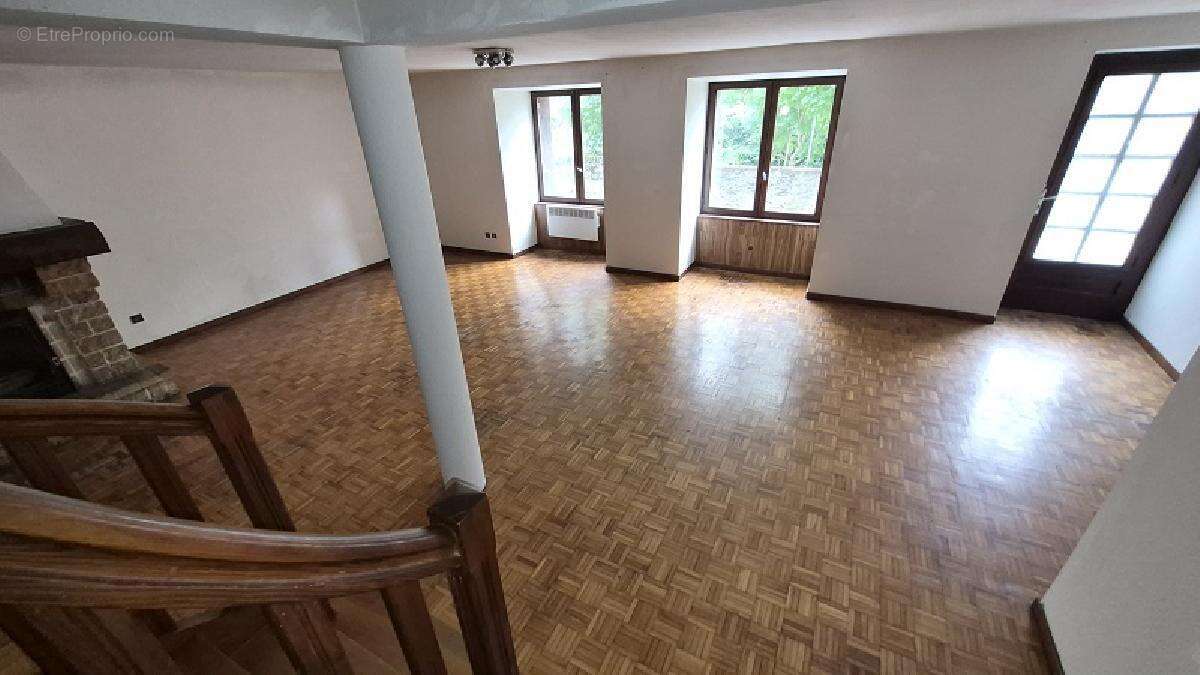 Maison 145 m² à Livet-Et-Gavet  - photo 4