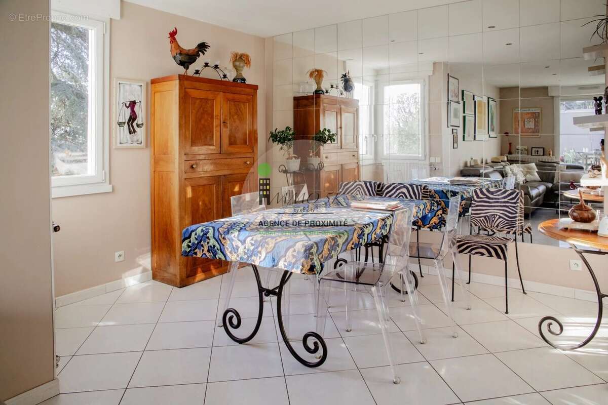 Appartement à RILLIEUX-LA-PAPE