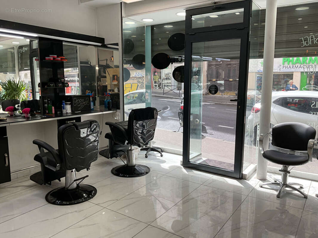 Commerce à PARIS-19E