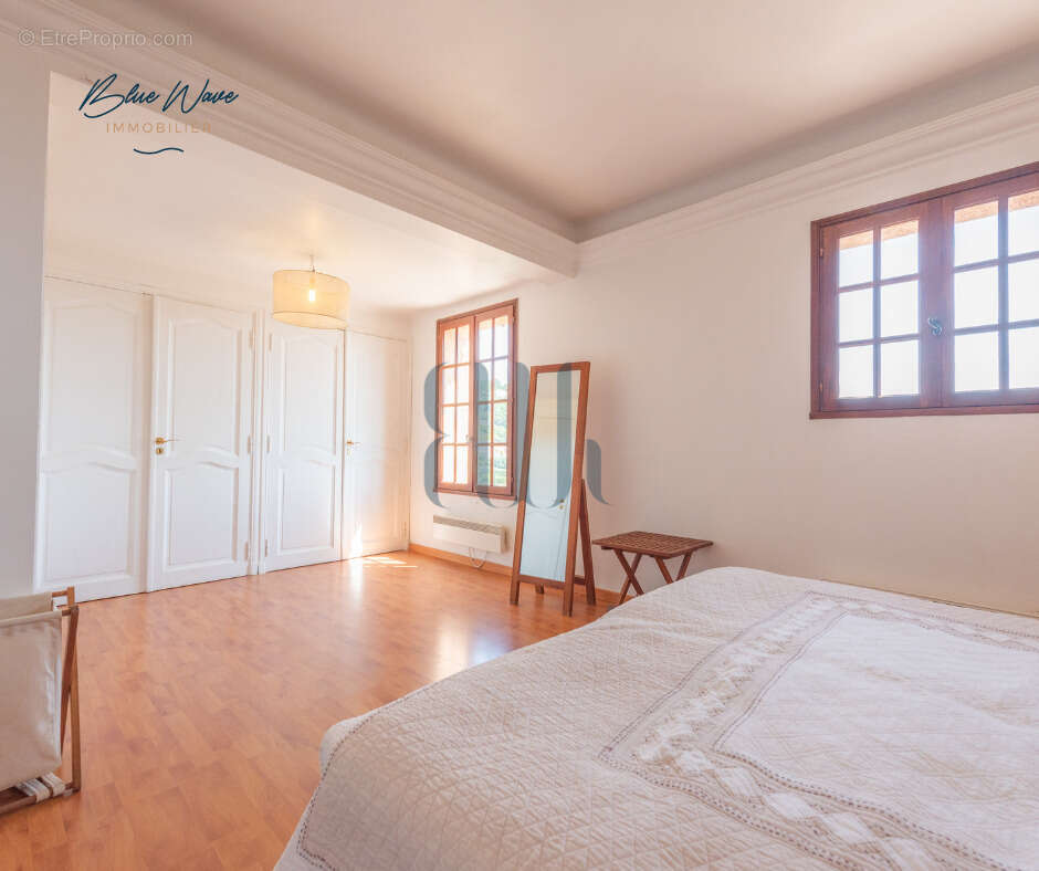 Maison à ROQUEBRUNE-SUR-ARGENS