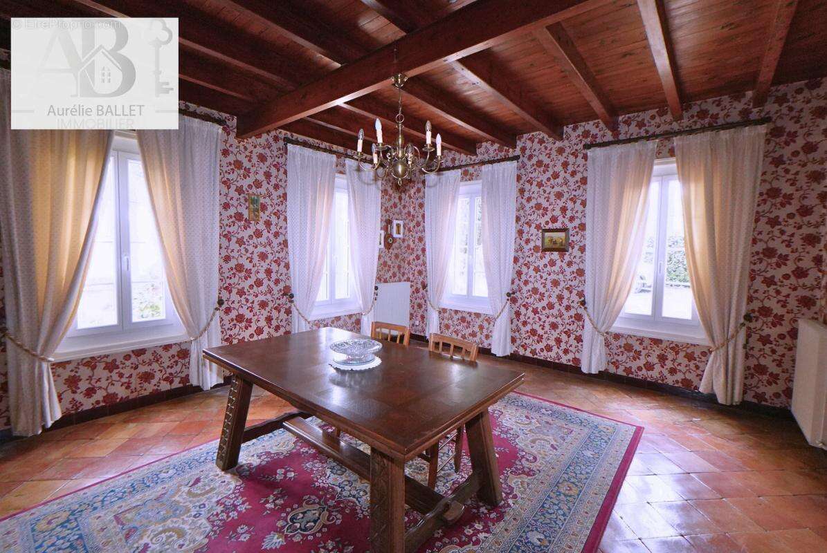 Maison à LUGON-ET-L'ILE-DU-CARNAY