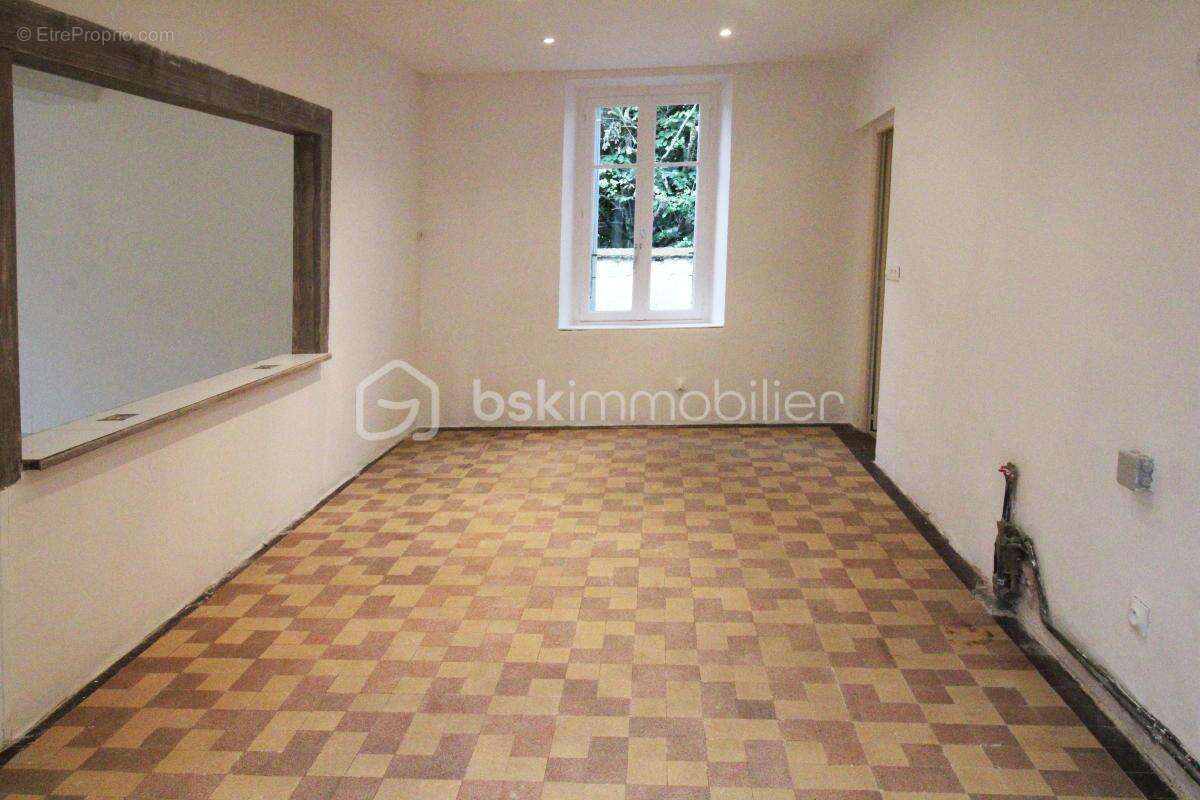 Maison à PLESSIS-SAINT-JEAN