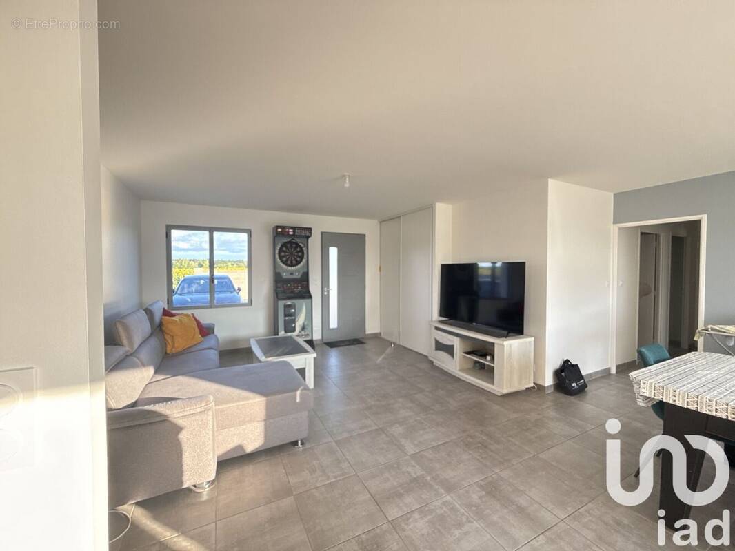 Photo 1 - Maison à OUZILLY