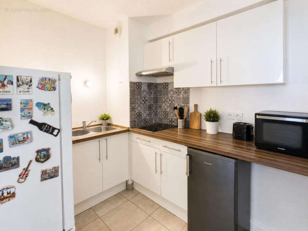 EXCLUSIVITÉ – Grand studio avec très grande terrasse, parking en sous-sol et résidence récente  - photo 4