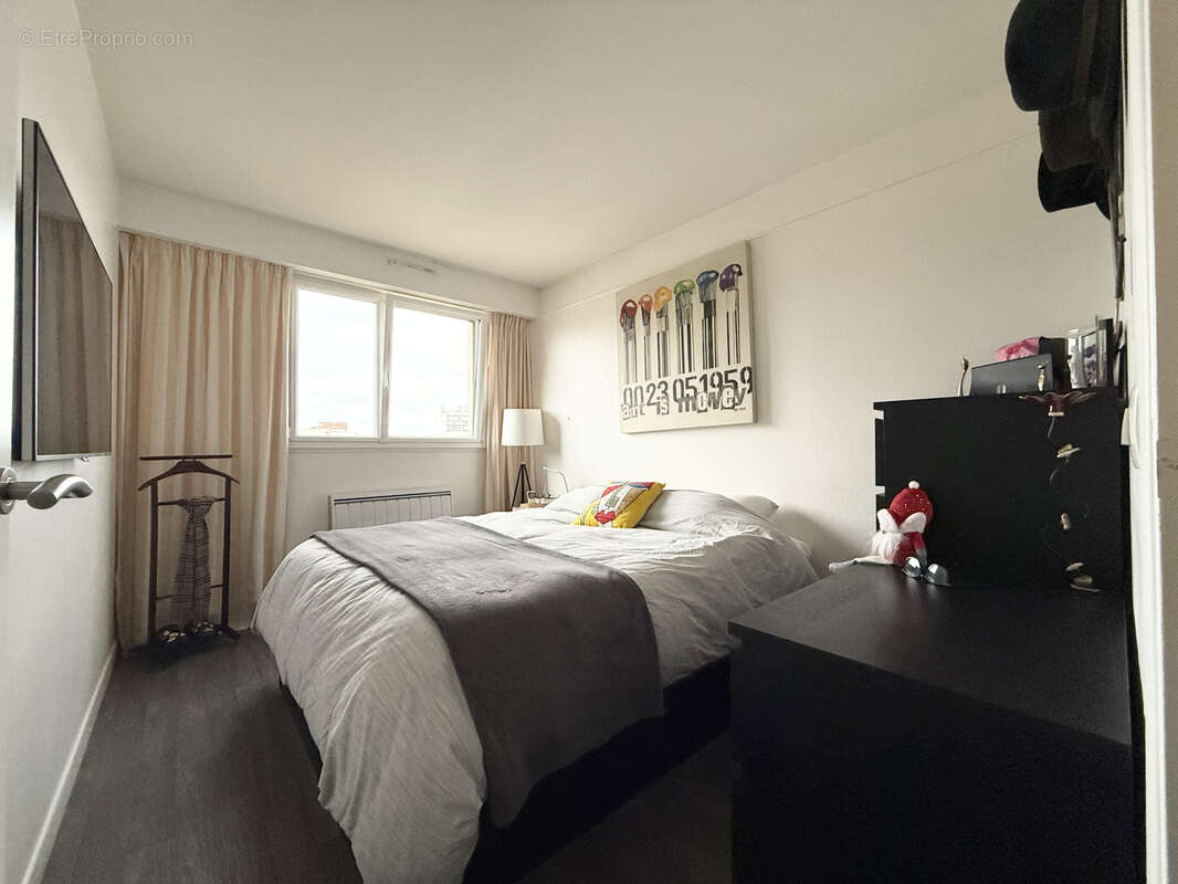 Appartement à COURBEVOIE