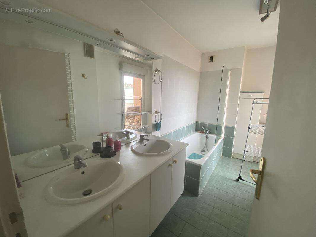 Appartement à SAINT-ETIENNE