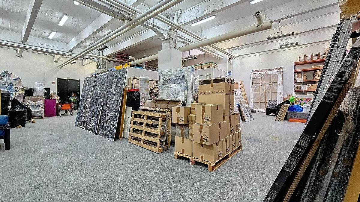 Photo 1 - Commerce à LES LILAS