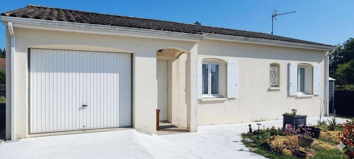 Maison à SAINTES