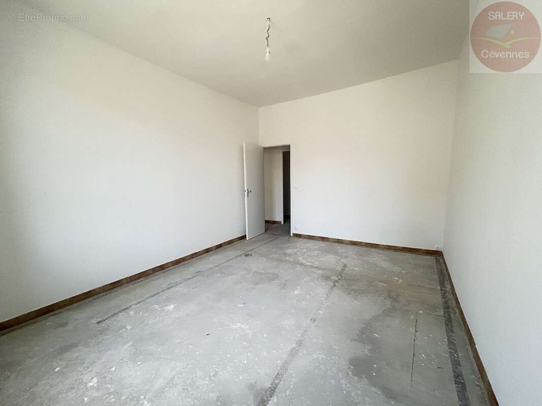 Ensemble immobilier - jardin privatif - double potentiel locatif - photo 7