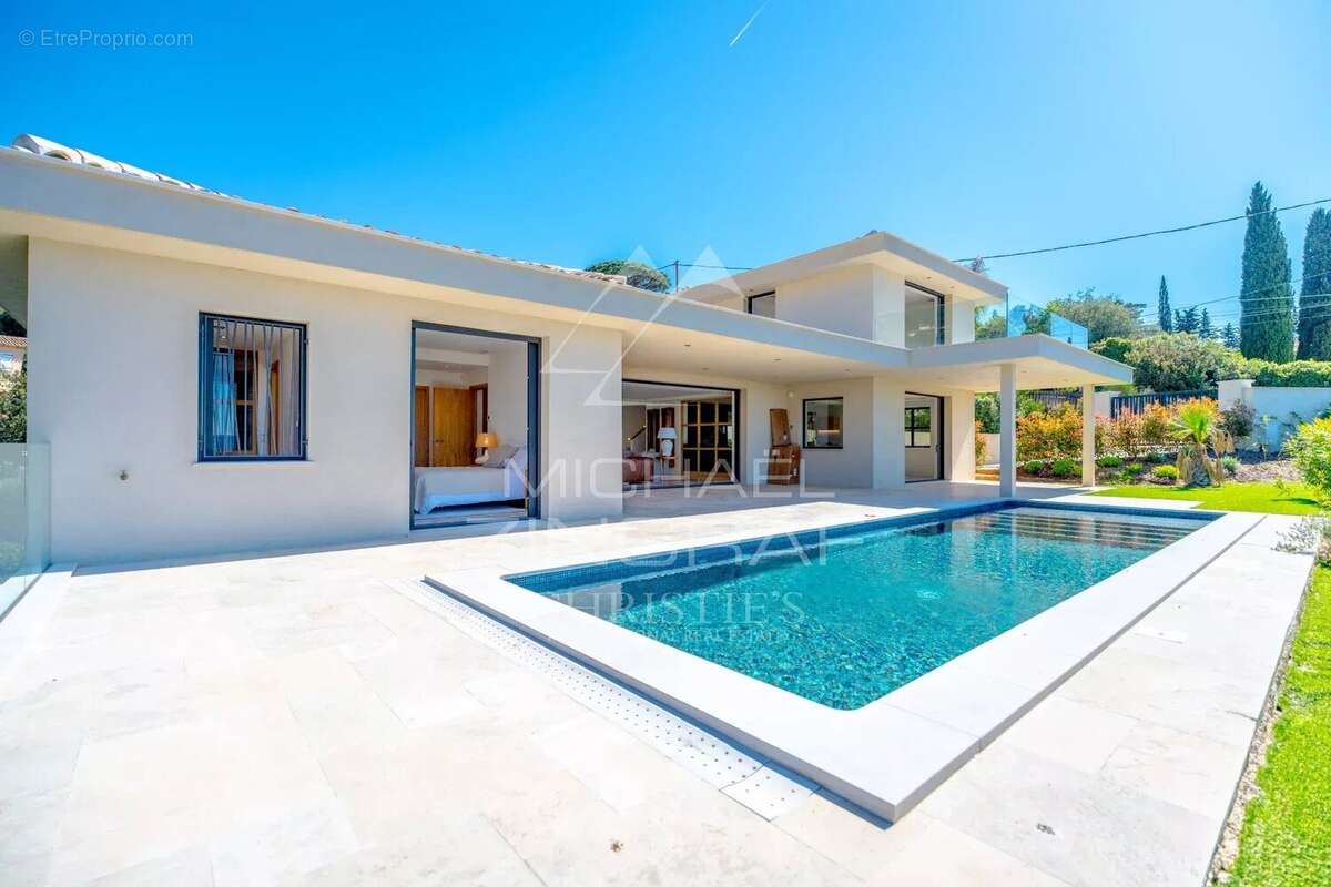 Villa Sainte-Maxime - Raffinement contemporain avec vue mer. - photo 3