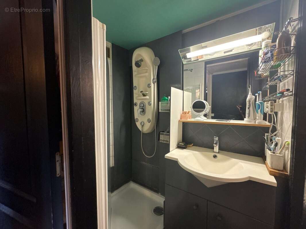 Commerce à GRUISSAN