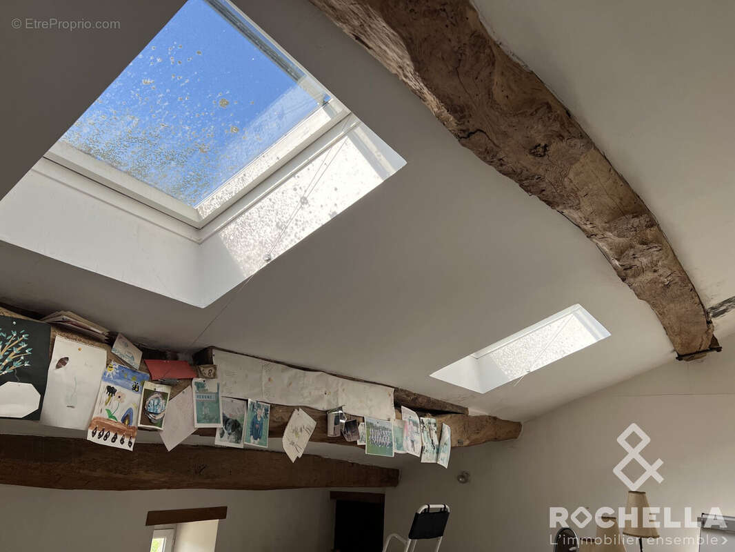 Maison 213 m² à Vergne  - photo 9