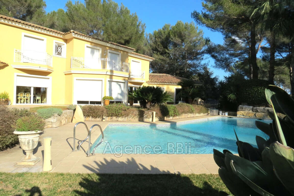 Maison 500 m² à Mougins  - photo 5