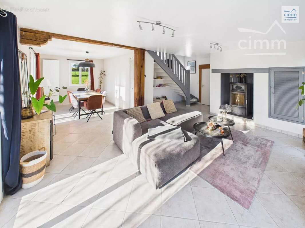 Maison à SAINT-SENOUX