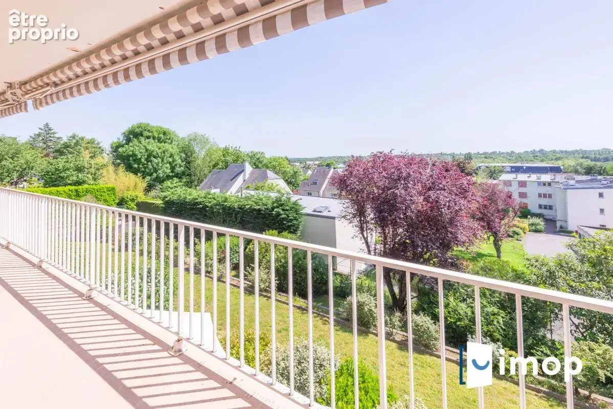 Saint-Cloud, quartier Le Panorama : spacieux 5 pièces traversant avec balcon et parking - photo 9