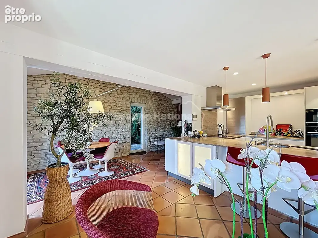 Propriété familiale de charme avec piscine, à proximité de Saint-Rémy-de-Provence - photo 11
