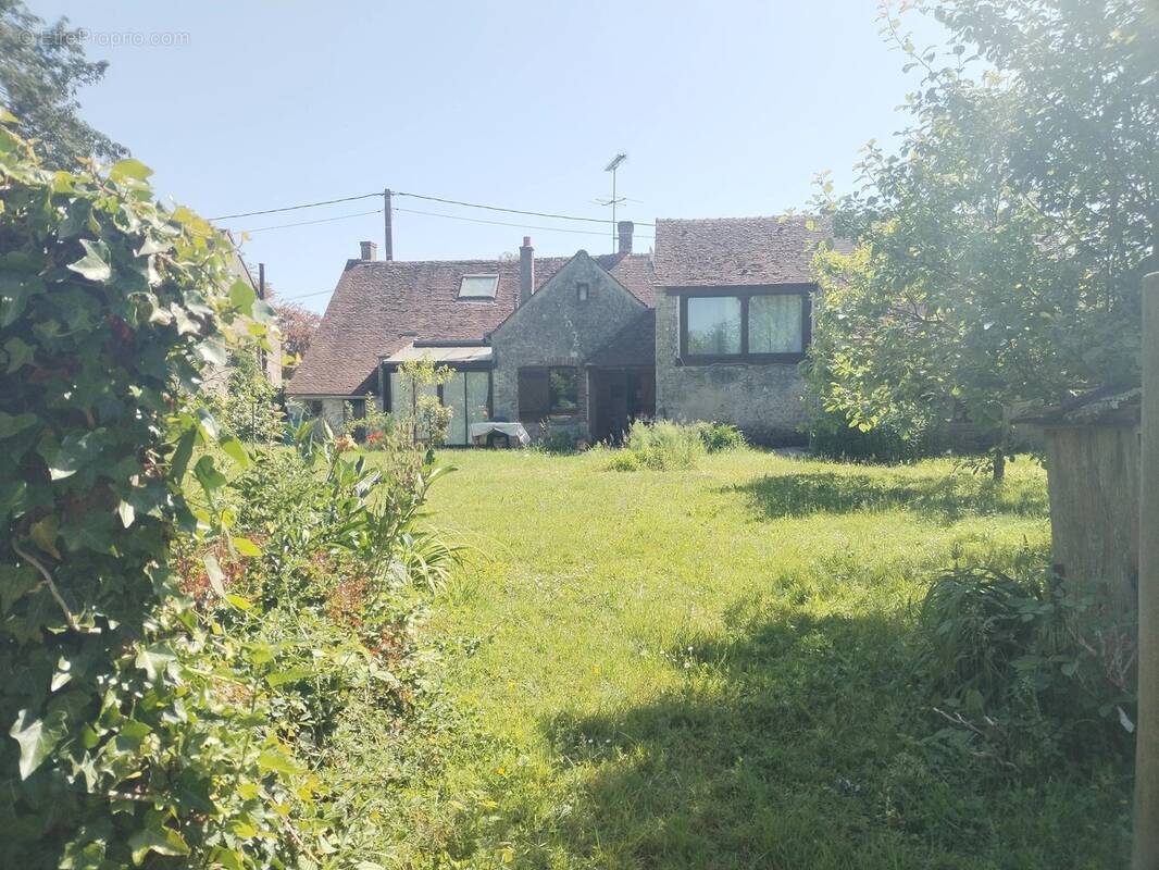 Maison à EGREVILLE