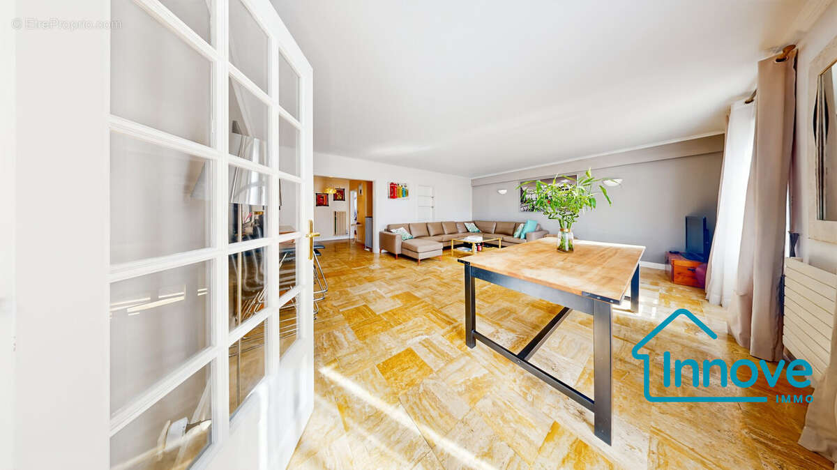 Appartement à VERSAILLES