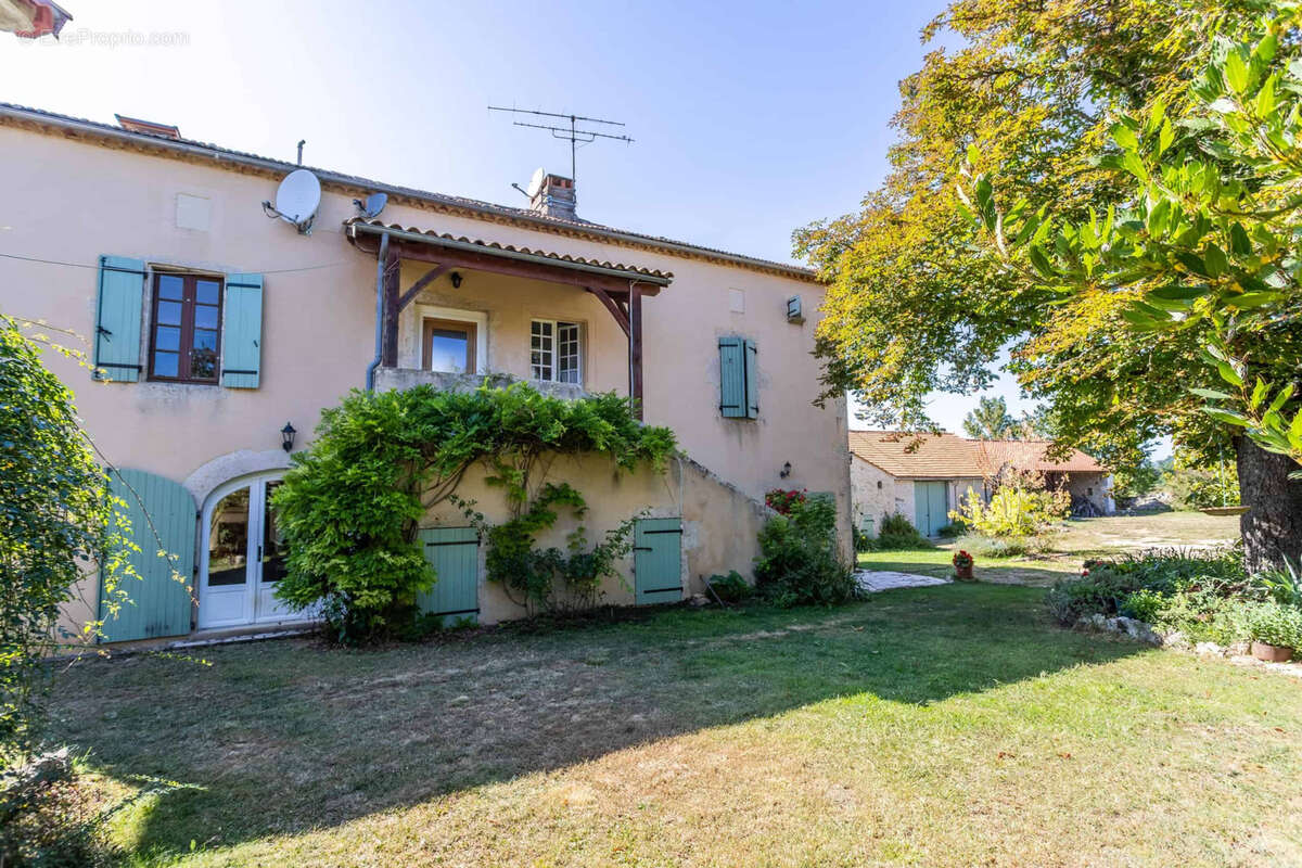 Smallholding in a beautiful location - photo 22