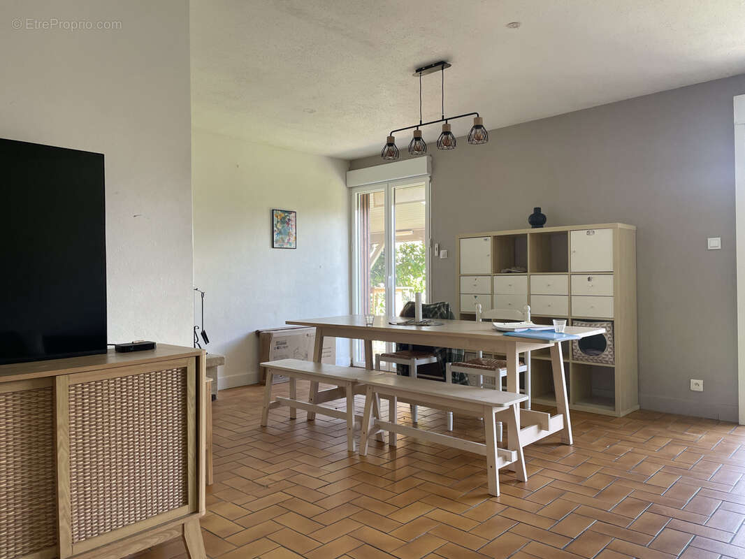 Maison à AMBARES-ET-LAGRAVE