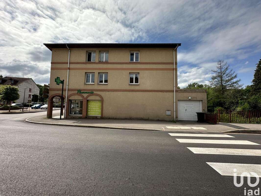 Photo 2 - Commerce à ETIVAL-CLAIREFONTAINE