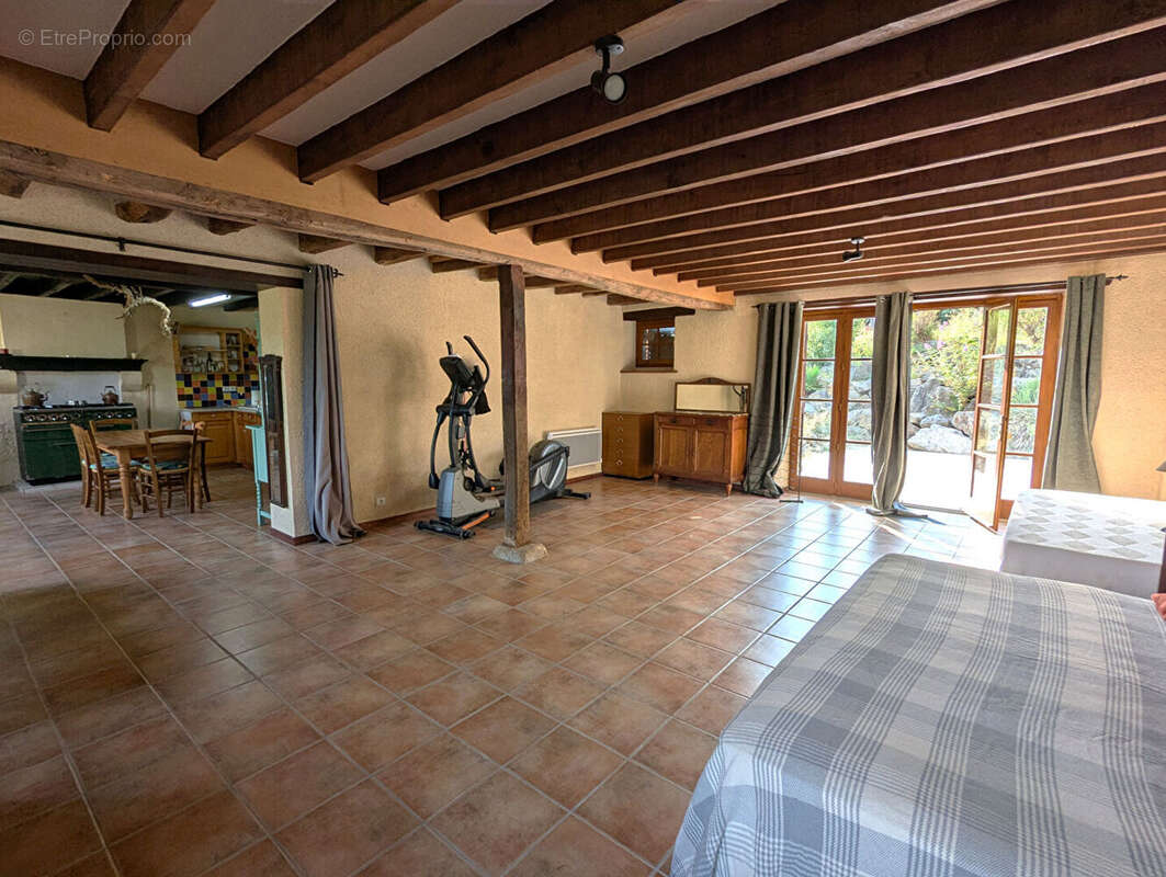 INDRE - Belle maison de campagne située dans une impasse tranquille. - photo 6